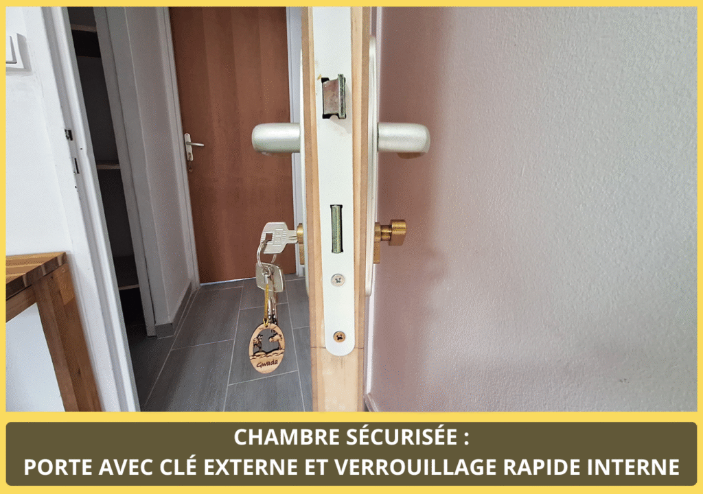 photo-7-chambre-carnaval-soufrière-location-chambre-chez-l-habitant-ville-les-abymes-proche-aéroport-port-lycée-jarry-site-chambre-d-hotes-guadeloupe.com