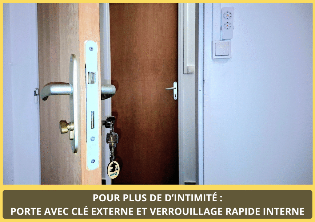 photo-7-chambre-carnaval-grande-terre-location-porte-securisée-chambre-chez-l-habitant-ville-les-abymes-proche-aéroport-port-lycée-jarry-site-chambre-d-hotes-guadeloupe.com