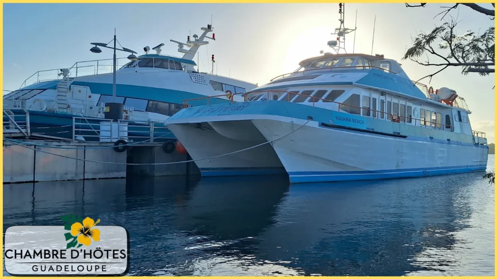 Navette maritime en Guadeloupe reliant Pointe-à-Pitre à Marie-Galante avec le bateau Karu Ferry